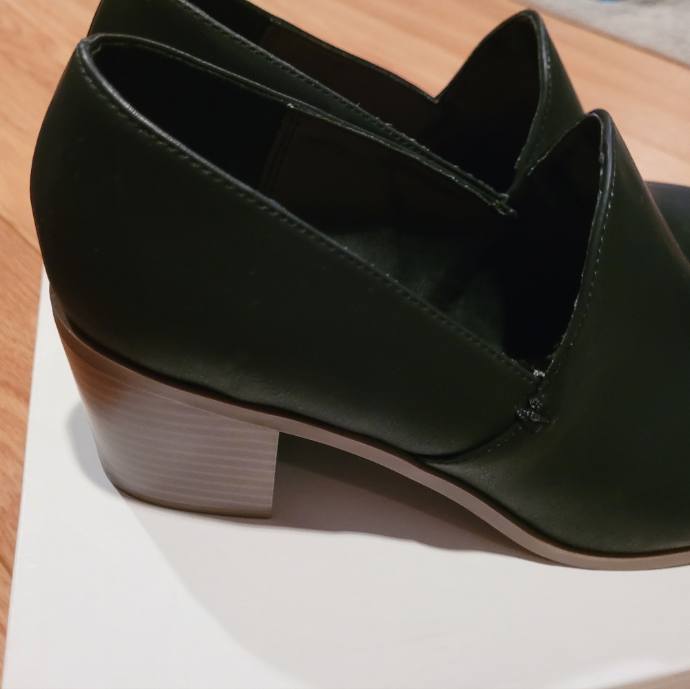 Size 11 Style and company stacked heels